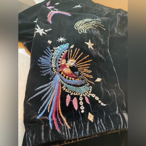 Johnny Was Victoria Black Velvet Joggers - Picture 4 of 6